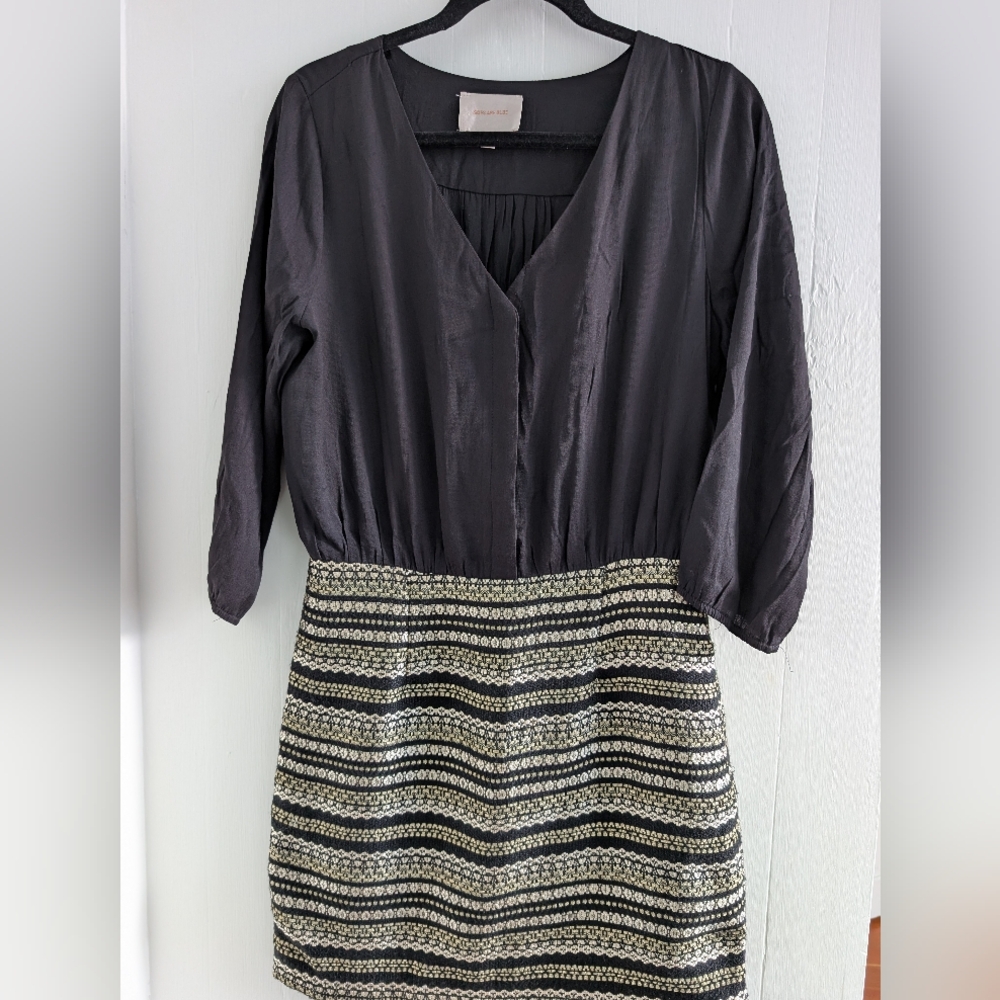 Skies Are Blue Black and Gold Long Sleeve Dress